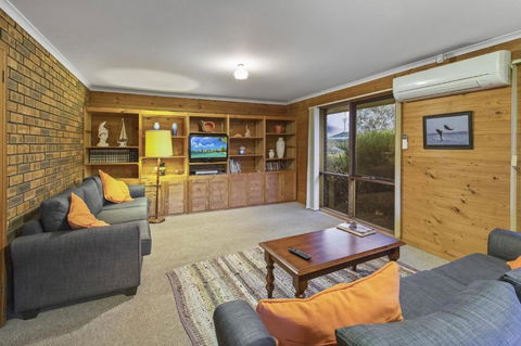 Dolf Inn Pet Friendly & Close To Town - Hobart Tourism 6