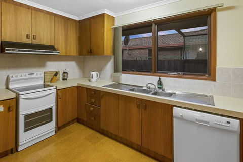 Dolf Inn Pet Friendly & Close To Town - Hobart Tourism 5