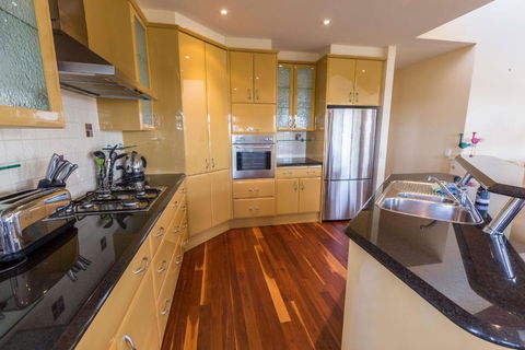 Aqua Vista A Stroll To Paynesville Forshore - Tourism TAS 4