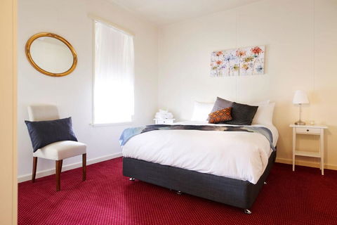 Grand Central Hotel - Tourism TAS 6