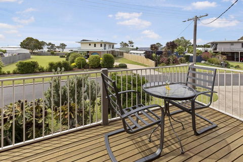 Tanjil A Stroll From The Water In Paynesville - Hobart Tourism 6