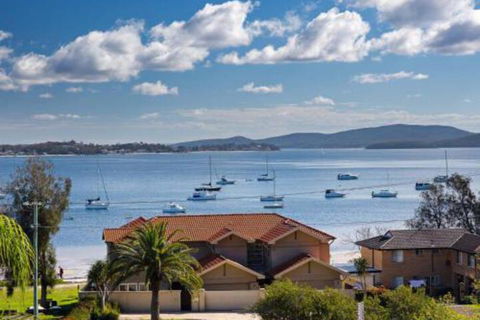 Aislinn 3 / 273 Corrie Parade Air Con Water Views BBQ - Tourism TAS 0