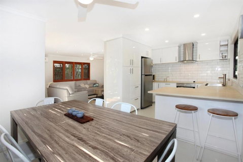 FABULOUS HOLIDAY HIDEAWAY COOLUM BEACH - Tourism TAS 6