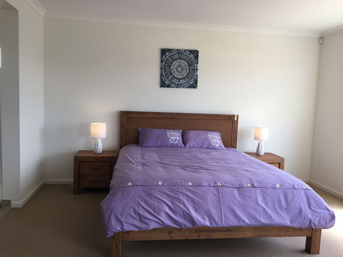 Apple House Point Cook - Tourism TAS 5