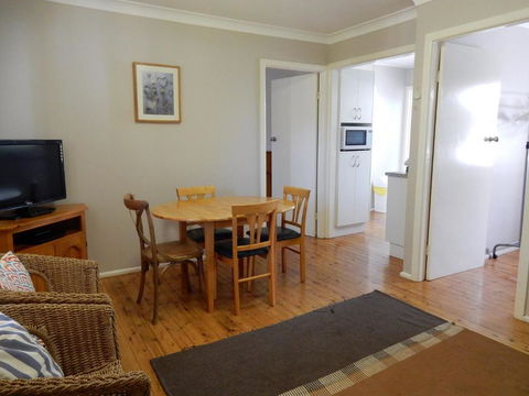 2 / 9 Donlan Rd Delightful Donlan - Hobart Tourism 4