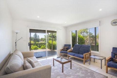 11 Riley St. Stylishly Modern - Hobart Tourism 1