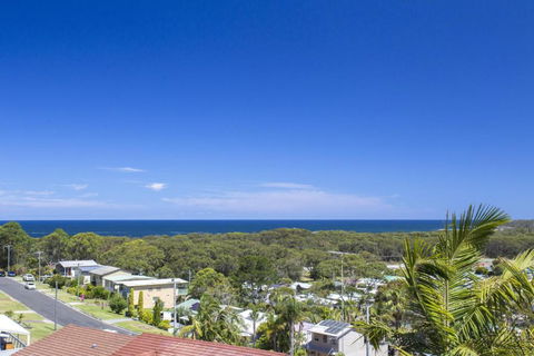 Elevated Views At Burrill Lake 17 Canberra Cres - Hobart Tourism 3