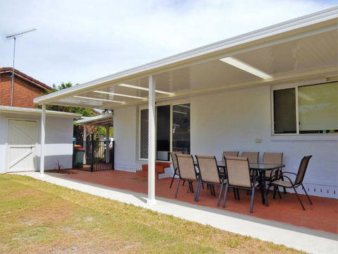 77 Lake Entrance Rd Waterfront Wonder - Hobart Tourism 2