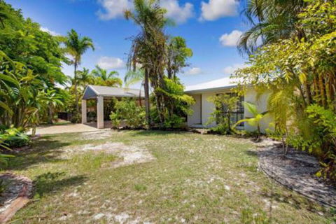 Sunyata Beach House Rainbow Beach Beachside Escape With A Pool Pet Friendly & Wi Fi - Hobart Tourism 4
