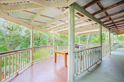 33 Cooloola Drive Rainbow Beach Walk To The Beach Pet Friendly - Hobart Tourism 5