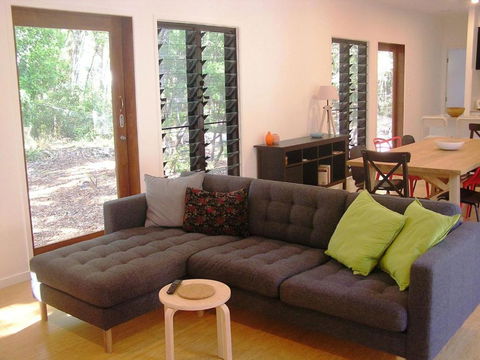 16 Ibis Court Rainbow Shores Beautiful Private & Peaceful Wi Fi - Hobart Tourism 6