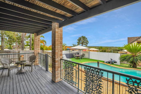 1 33 Tingira Close Rainbow Beach Gorgeous Ocean Views Swimming Pool Air Conditioning - Hobart Tourism 5