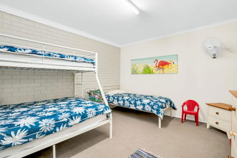 1 33 Tingira Close Rainbow Beach Gorgeous Ocean Views Swimming Pool Air Conditioning - Hobart Tourism 2