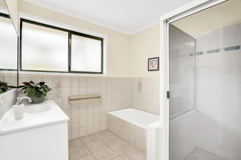 1 33 Tingira Close Rainbow Beach Gorgeous Ocean Views Swimming Pool Air Conditioning - Hobart Tourism 1