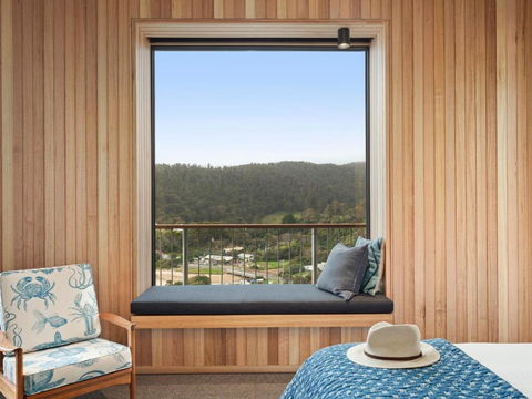 At Wye Eyrie With Arguably The Best Views In Town - Tourism TAS 6
