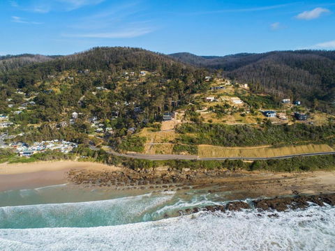 At Wye Eyrie With Arguably The Best Views In Town - Tourism TAS 2