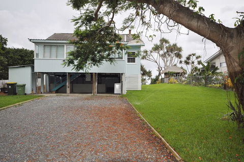 Golden Sands At Beachmere - Tourism TAS 1