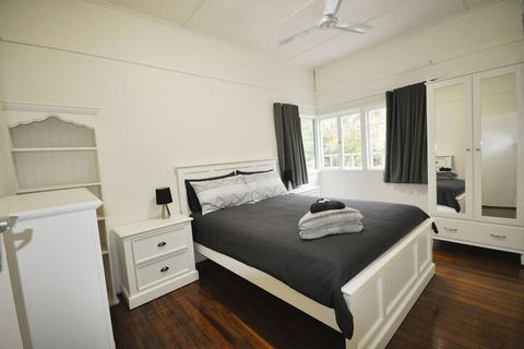 Golden Sands At Beachmere - Tourism TAS 4