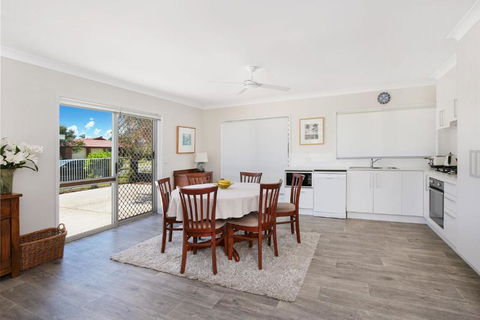 Booker Pde 34 Unit 2 Pet Friendly  - Hobart Tourism 2