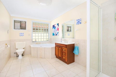 Michael Street 39 Golden Beach - Hobart Tourism 4