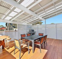 Blue Summer House - Hobart Tourism