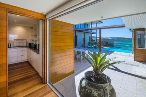 Shambhala At Sapphire Beach - Hobart Tourism 3
