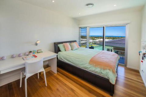 Shambhala At Sapphire Beach - Hobart Tourism 6