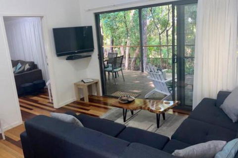 Bluewater 2 Rainbow Shores Walk To Beach Private & Stylish Beach Escape All On Level - Hobart Tourism 2
