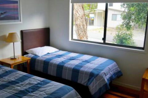 Bluewater 2 Rainbow Shores Walk To Beach Private & Stylish Beach Escape All On Level - Hobart Tourism 3