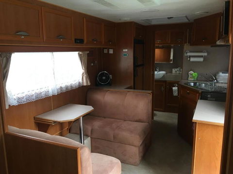 Luxury Caravan - Tourism TAS 4