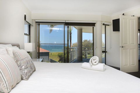 BEACHSIDE MANOR Walk To The Beach - Hobart Tourism 3