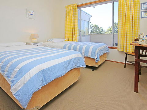 REST ASHORE At MOLLYMOOK - Hobart Tourism 1