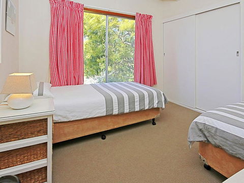 REST ASHORE At MOLLYMOOK - Hobart Tourism 2