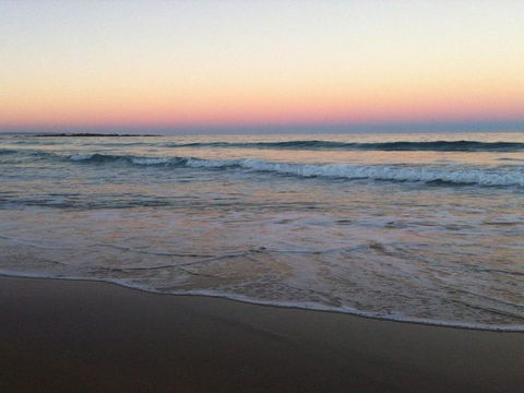 Wonky Pine Beach House NARRWALLEE 4 Bedroom - Hobart Tourism 5