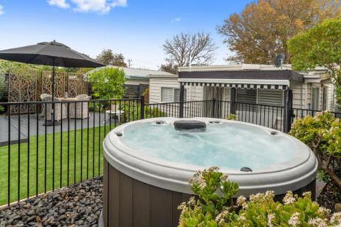 Amber Cottage Luxury Seaside Retreat With Outdoor Spa! - Tourism TAS 4