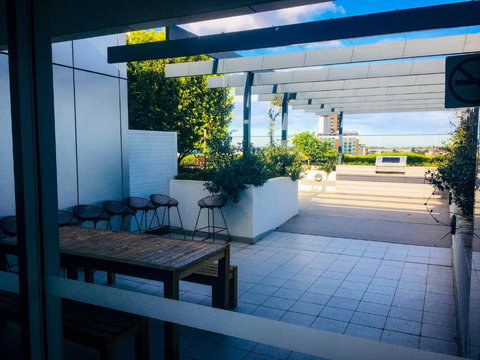 Modern Clean Luxury At The Right Price..... - Tourism TAS 1