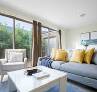 Spacious Lovely Home In Point Cook - Tourism TAS