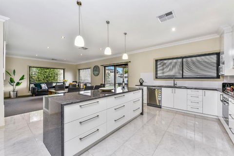 Accommodation On Lansell 2 - Tourism TAS 1