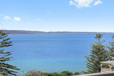 POINT GREY APARTMENT ONE VIEWPOINT - Tourism TAS 3
