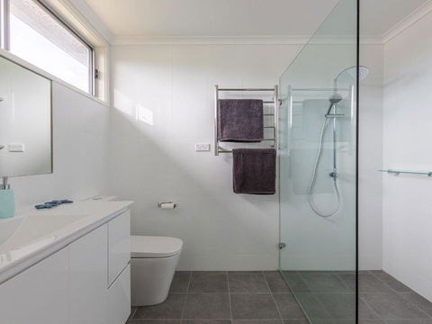 Aloha Direct Beach Access From Property - Tourism TAS 4