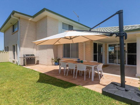 Azure Waters Perfectly Positioned With Ocean Views - Tourism TAS 1
