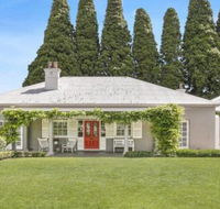 Nattai Lodge house  cottage in beautiful garden - Hobart Tourism