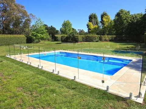 Sarnia Period Home In Garden Oasis With Pool - Tourism TAS 4