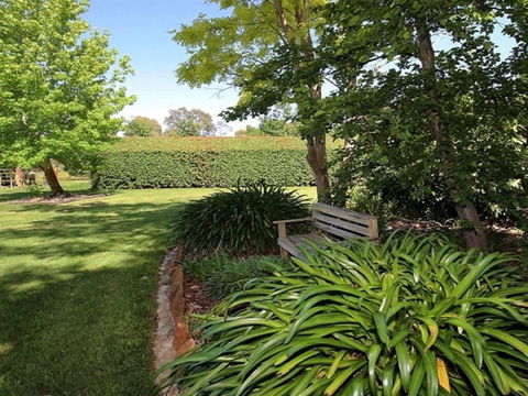 Sarnia Period Home In Garden Oasis With Pool - Tourism TAS 3