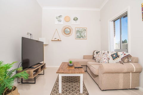 Peaceful 2kingbed Rootyhill Townhouse Near Station - Tourism TAS 5
