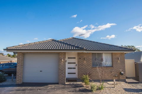 Peaceful 2kingbed Rootyhill Townhouse Near Station - Tourism TAS 0