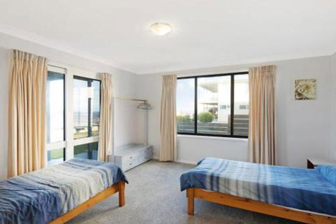 45 Hillside Cres Beach House - Hobart Tourism 3