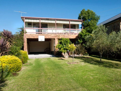 FAMILY GETAWAY DROMANA - Tourism TAS 4
