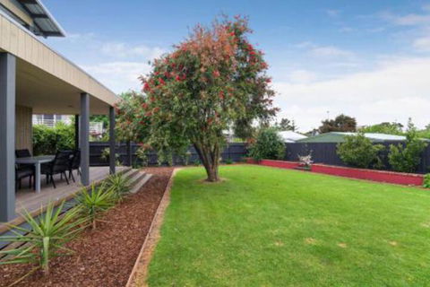 PIER 55 DROMANA... - Tourism TAS 2