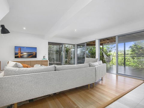 Stunning Seaviews Sunshine Beach - Tourism TAS 1